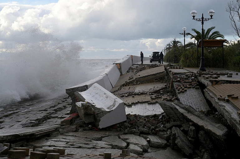 Крым после урагана и шторма